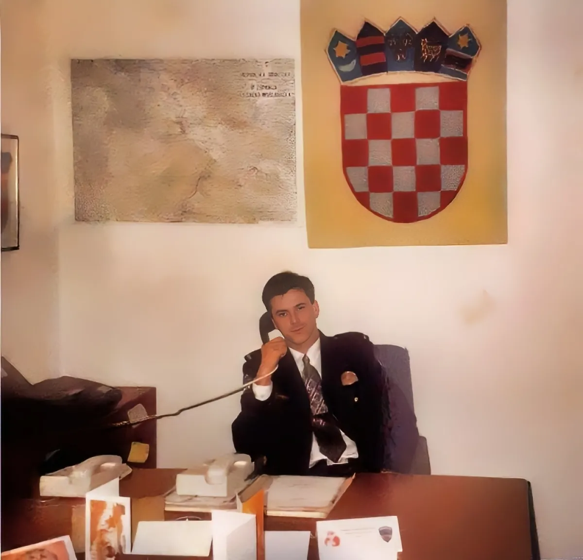 Edim Muratović snimljen 1995. nakon uspostave civilne vlasti u Jasenovcu/Foto: Privatni album O WhatsApp Image 2025 10 11 at 16 00 52 1200