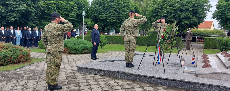 Dan Garesnice 2024 02