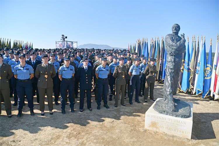 52265303535 82b912c8ba o